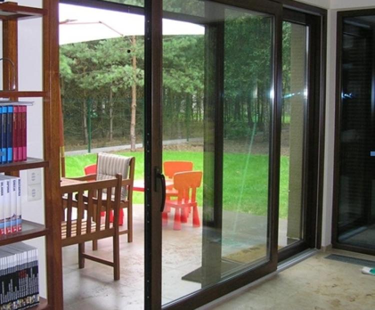 Portes levantes-coulissantes HST – modernité et confort